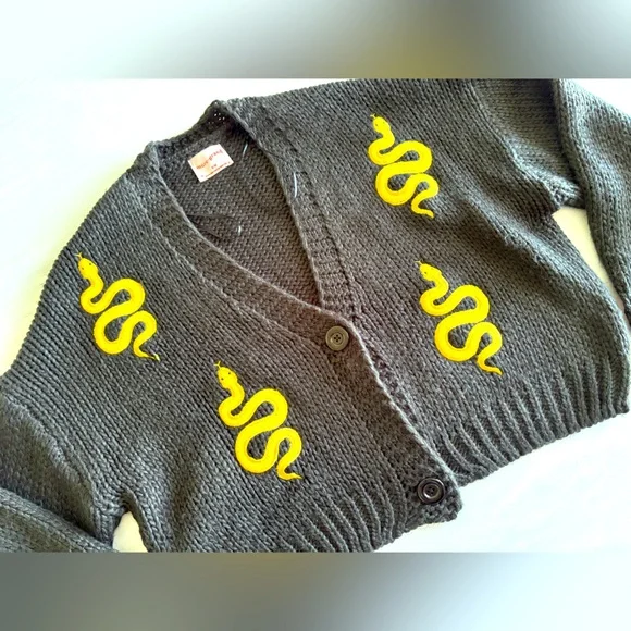 Reputation Vibes, Black Cardigan w/ Snakes! 🐍 🖤 - Picture 5 of 9